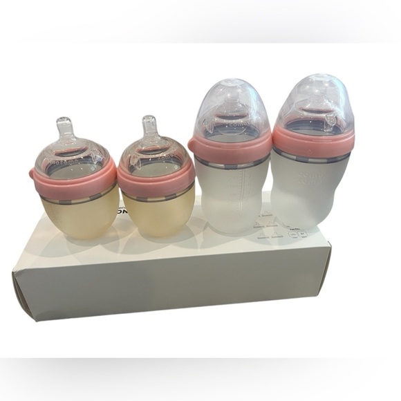 Comotomo Pink Baby Bottles and Nipples all Stages Slow, medium fast flow - Picture 2 of 3